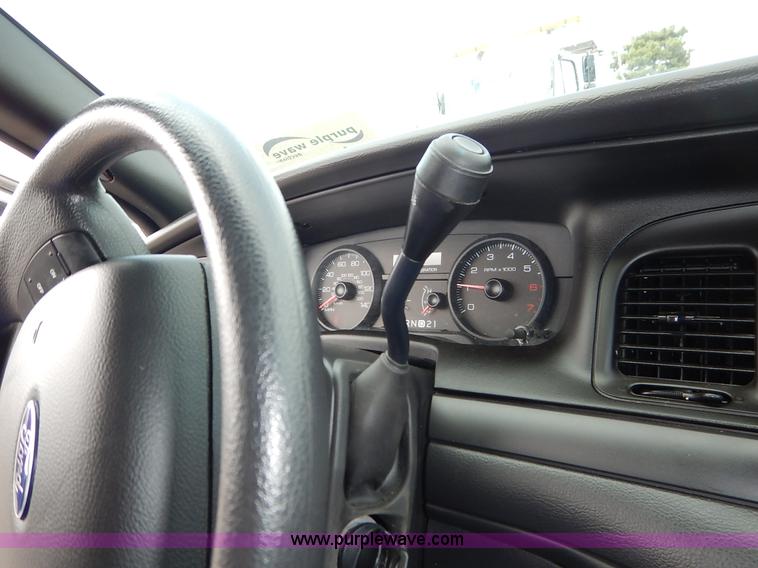 image for item J6407 2011 Ford Crown Victoria Police Interceptor