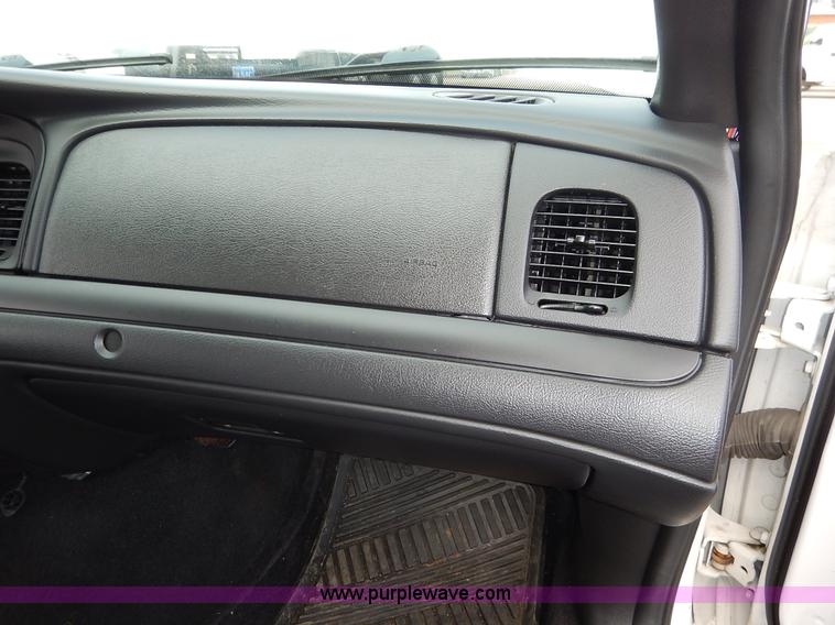 image for item J6407 2011 Ford Crown Victoria Police Interceptor