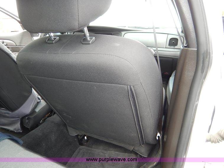 image for item J6407 2011 Ford Crown Victoria Police Interceptor