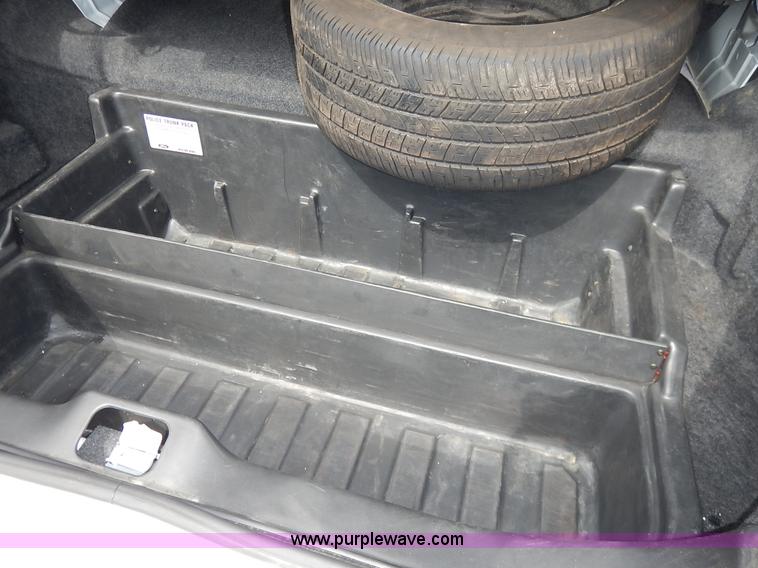 image for item J6407 2011 Ford Crown Victoria Police Interceptor