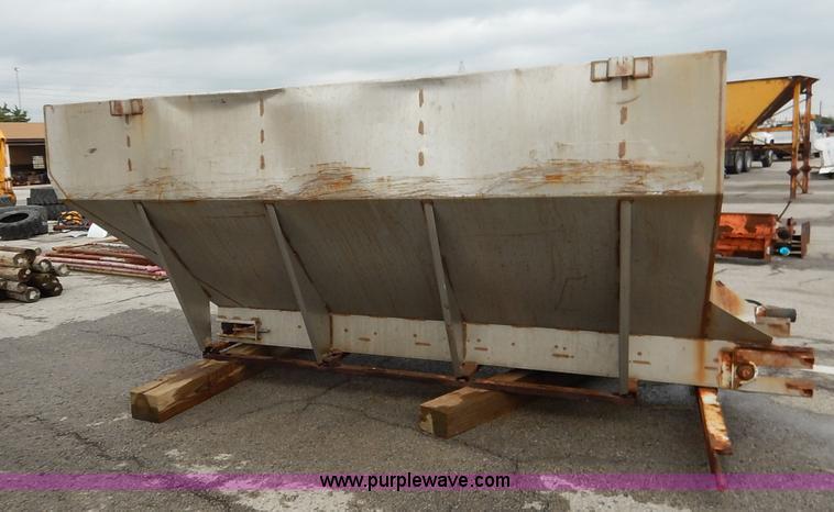image for item J6419 Flink sand/salt spreader