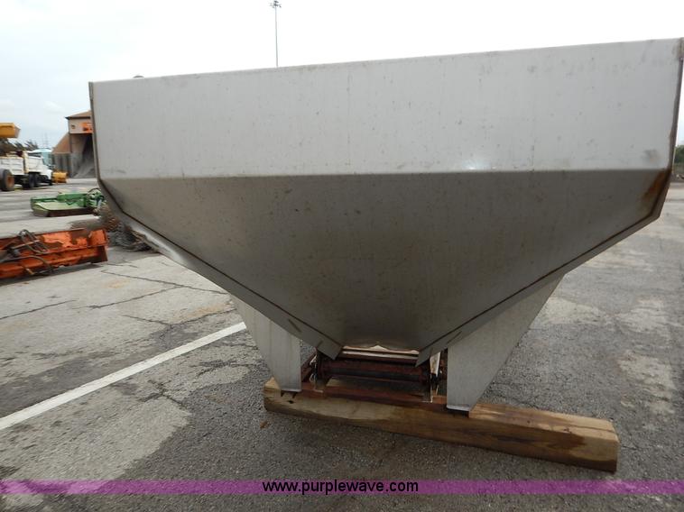 image for item J6419 Flink sand/salt spreader