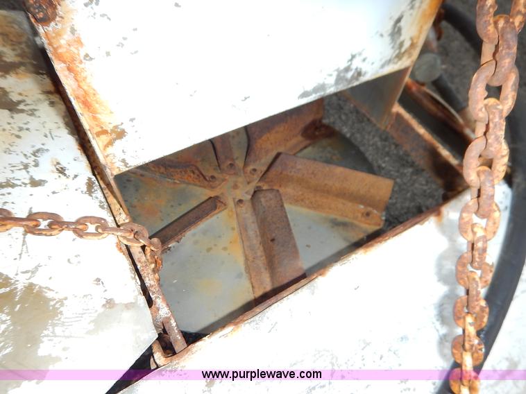 image for item J6419 Flink sand/salt spreader