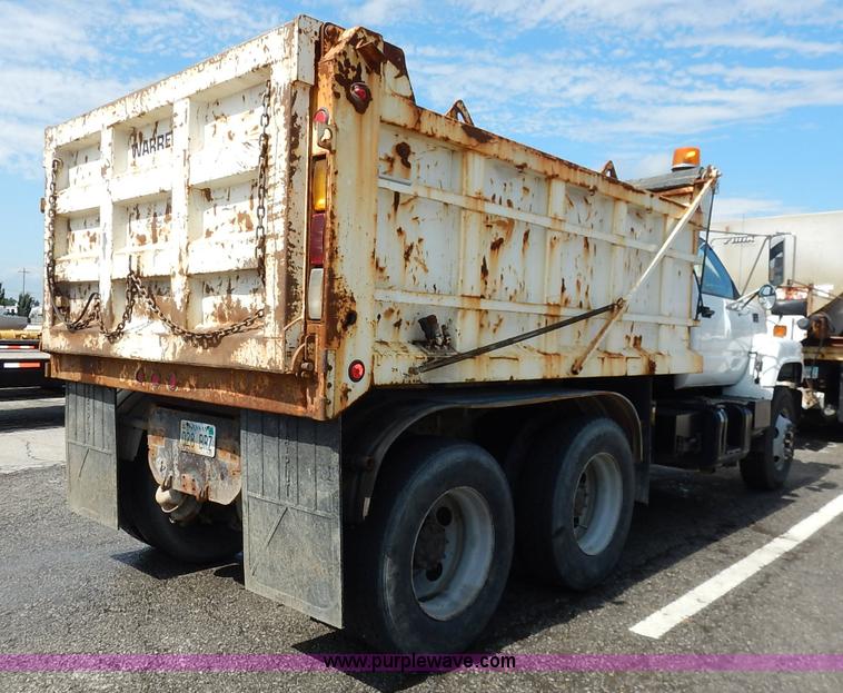 image for item J6421 2002 GMC C7500 dump truck