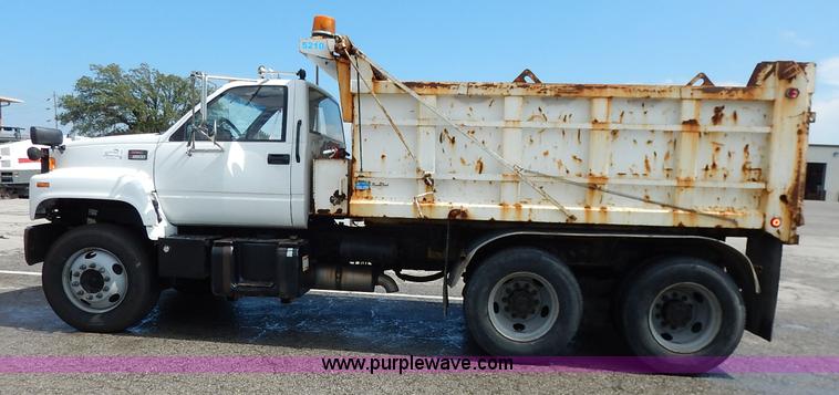 image for item J6421 2002 GMC C7500 dump truck