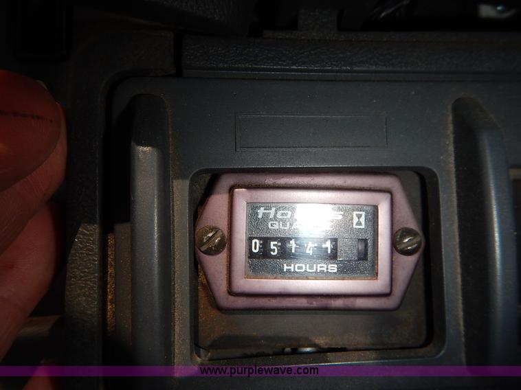 image for item J6421 2002 GMC C7500 dump truck