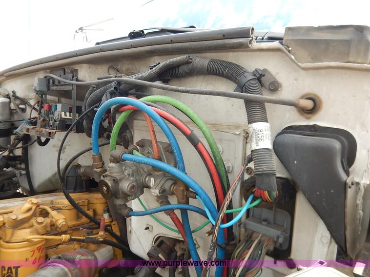 image for item J6421 2002 GMC C7500 dump truck