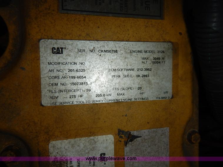 image for item J6421 2002 GMC C7500 dump truck