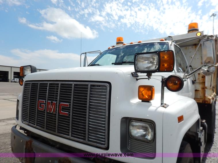 image for item J6421 2002 GMC C7500 dump truck