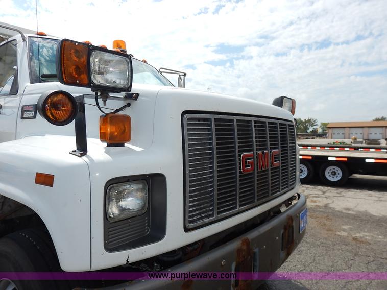 image for item J6421 2002 GMC C7500 dump truck