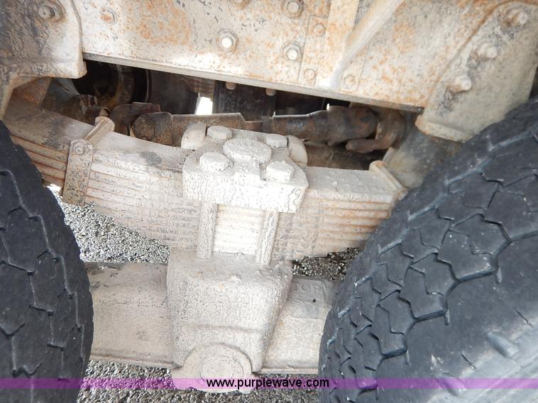 image for item J6421 2002 GMC C7500 dump truck