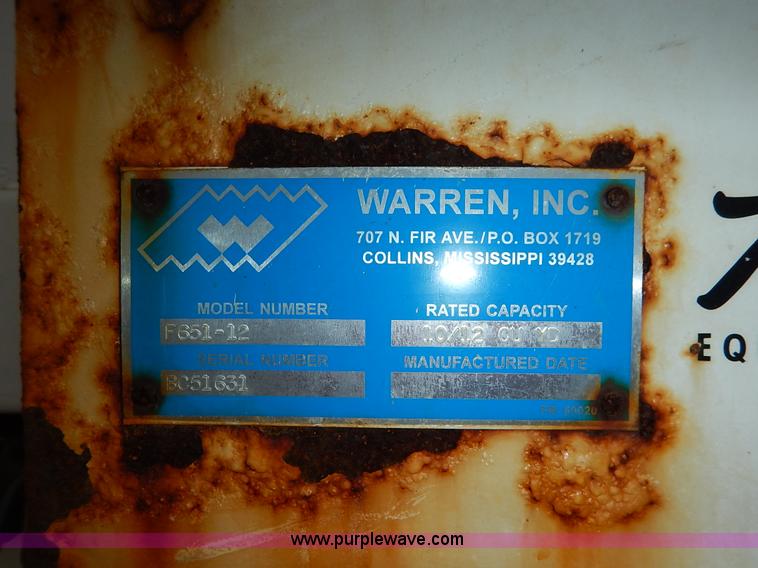 image for item J6421 2002 GMC C7500 dump truck