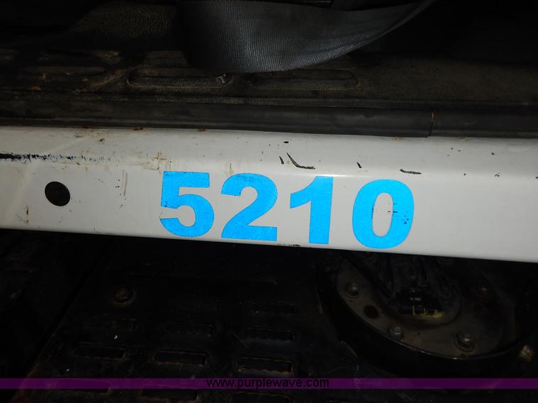 image for item J6421 2002 GMC C7500 dump truck