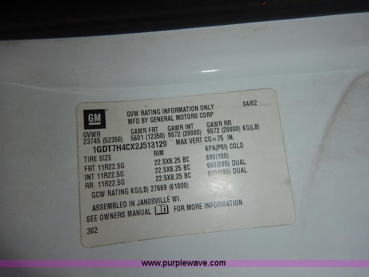 image for item J6421 2002 GMC C7500 dump truck