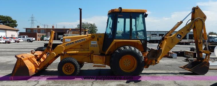 image for item J6422 1987 John Deere 310C backhoe