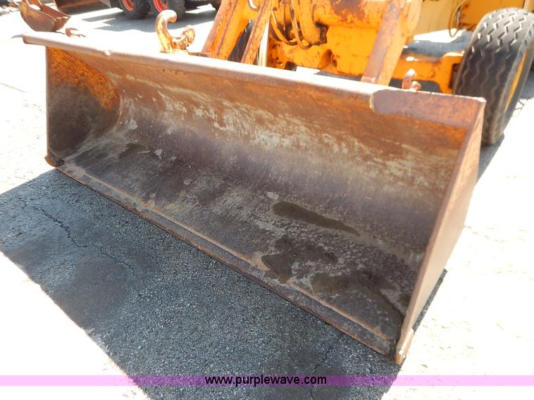 image for item J6422 1987 John Deere 310C backhoe