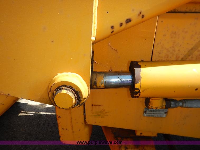 image for item J6422 1987 John Deere 310C backhoe