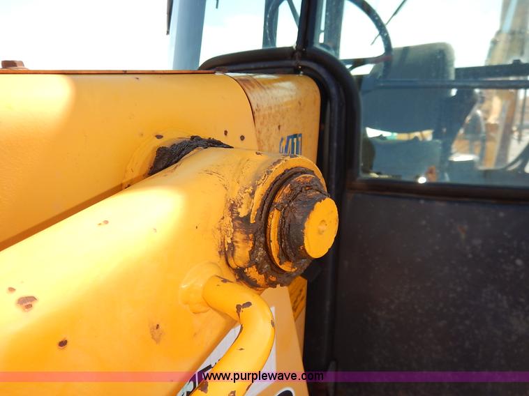 image for item J6422 1987 John Deere 310C backhoe