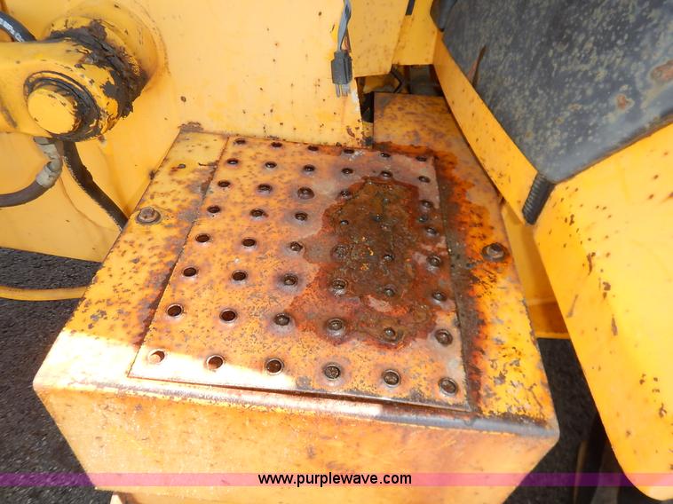 image for item J6422 1987 John Deere 310C backhoe