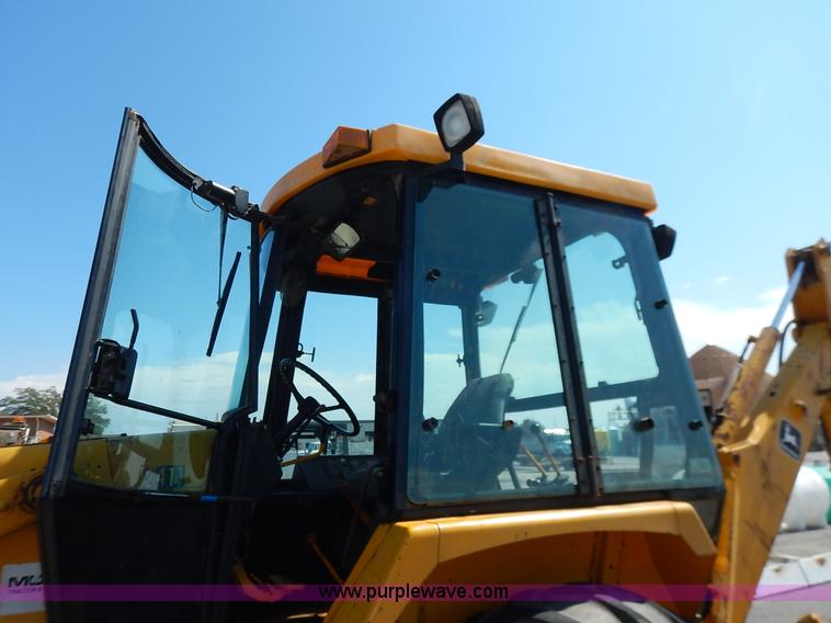 image for item J6422 1987 John Deere 310C backhoe