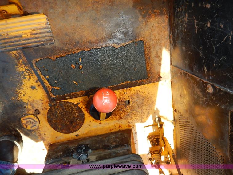 image for item J6422 1987 John Deere 310C backhoe