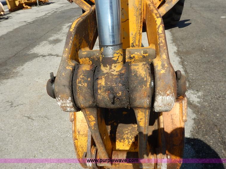 image for item J6422 1987 John Deere 310C backhoe
