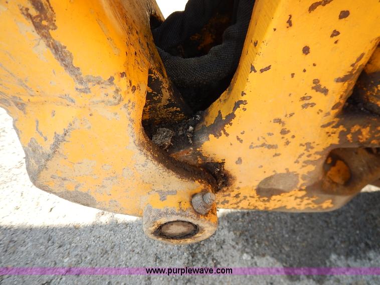 image for item J6422 1987 John Deere 310C backhoe