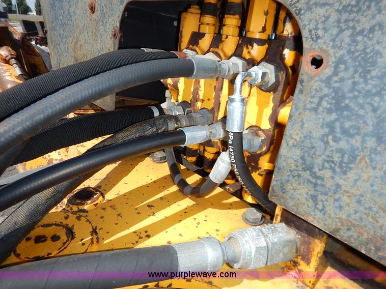 image for item J6422 1987 John Deere 310C backhoe