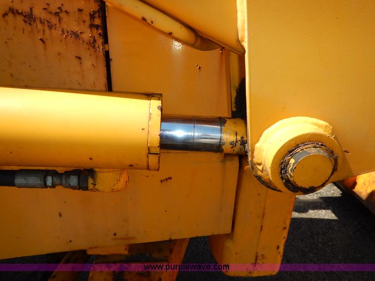 image for item J6422 1987 John Deere 310C backhoe