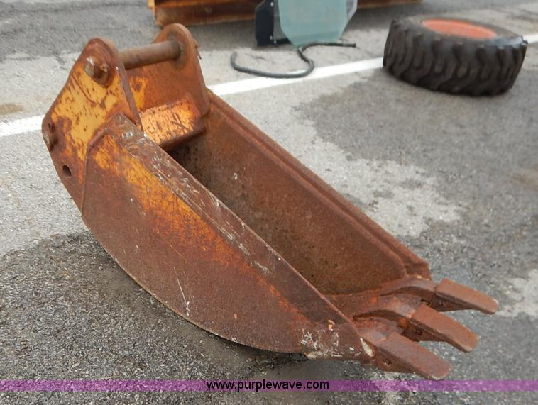 image for item J6422 1987 John Deere 310C backhoe