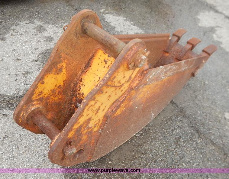 image for item J6422 1987 John Deere 310C backhoe