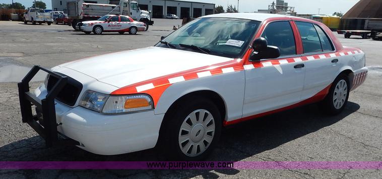 image for item J6423 2011 Ford Crown Victoria Police Interceptor