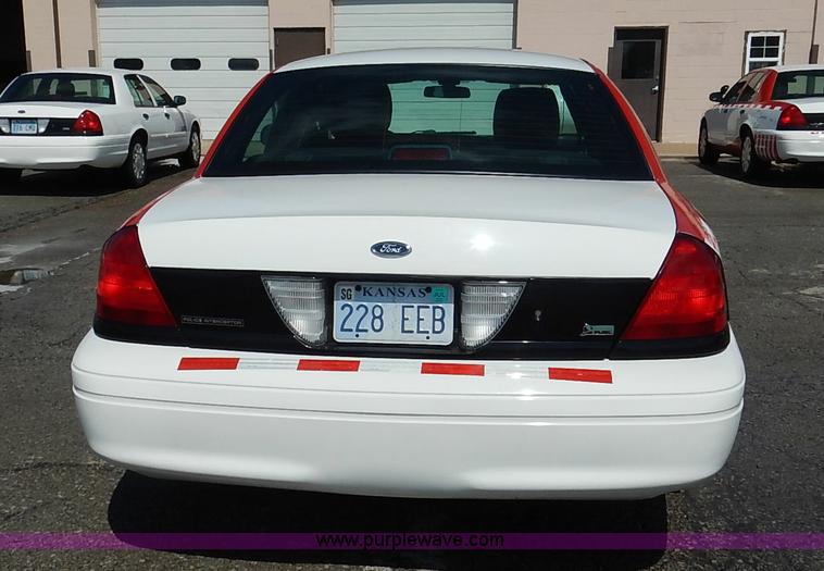 image for item J6423 2011 Ford Crown Victoria Police Interceptor