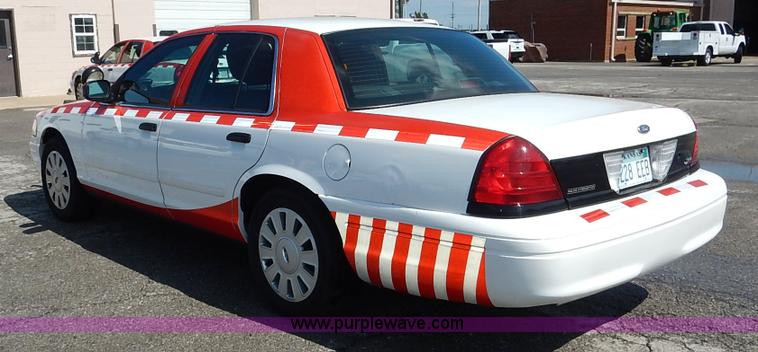 image for item J6423 2011 Ford Crown Victoria Police Interceptor