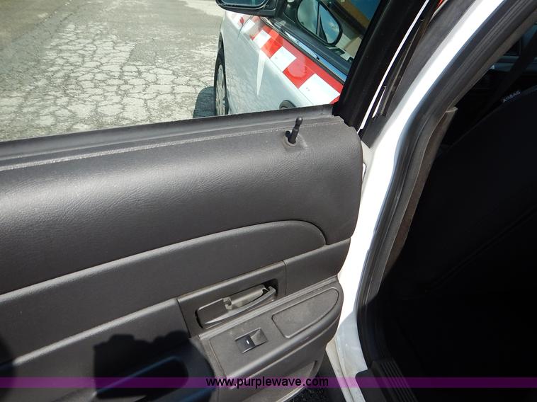 image for item J6423 2011 Ford Crown Victoria Police Interceptor