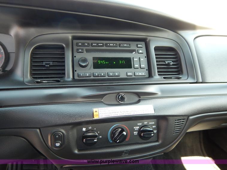 image for item J6423 2011 Ford Crown Victoria Police Interceptor