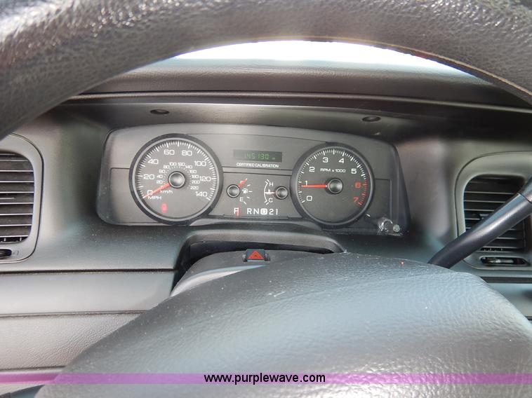 image for item J6423 2011 Ford Crown Victoria Police Interceptor