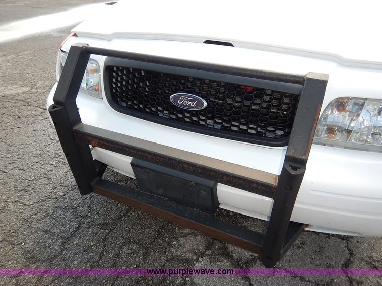 image for item J6423 2011 Ford Crown Victoria Police Interceptor