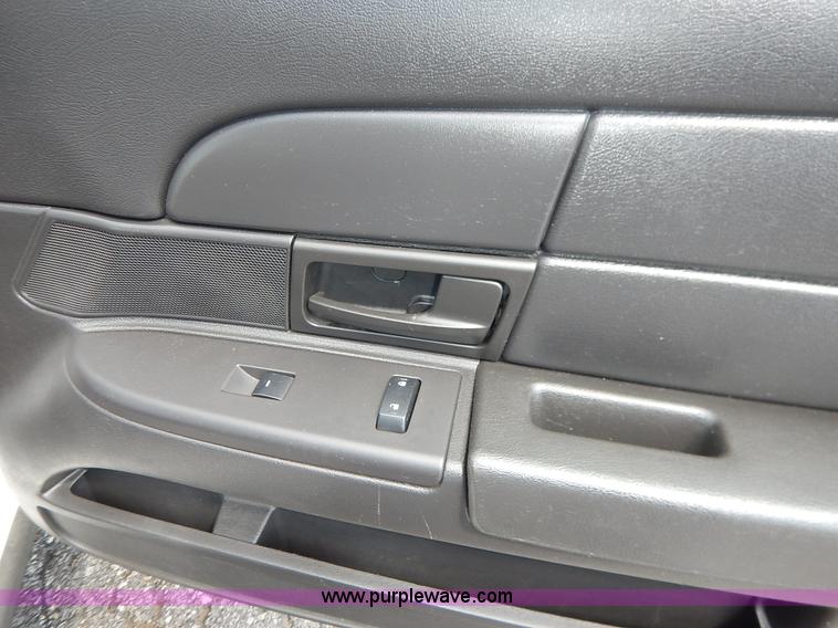 image for item J6423 2011 Ford Crown Victoria Police Interceptor