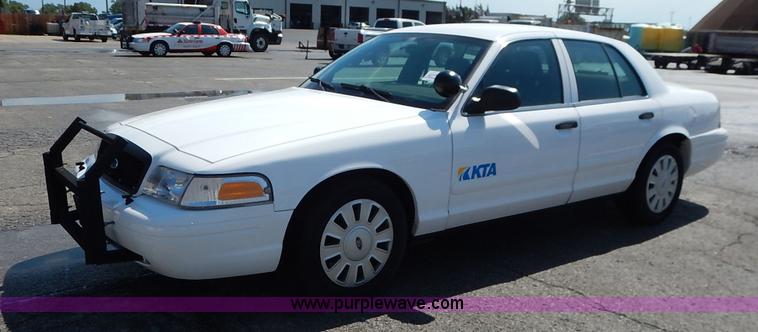image for item J6424 2010 Ford Crown Victoria Police Interceptor