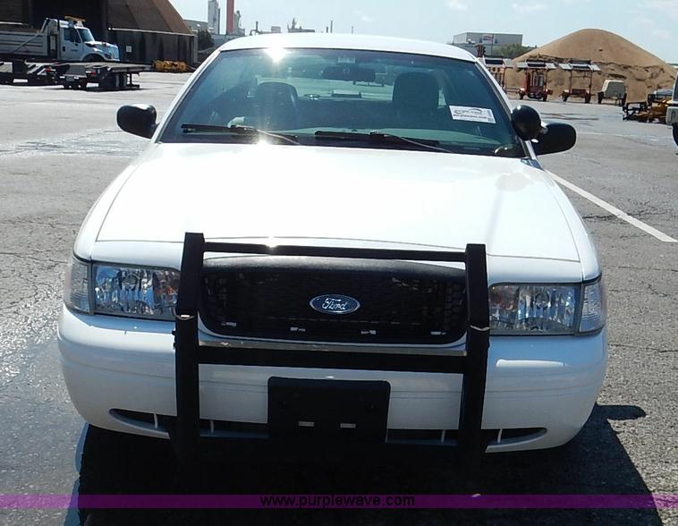 image for item J6424 2010 Ford Crown Victoria Police Interceptor