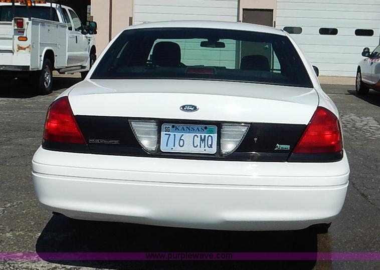 image for item J6424 2010 Ford Crown Victoria Police Interceptor