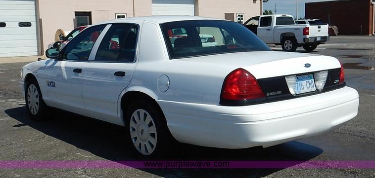 image for item J6424 2010 Ford Crown Victoria Police Interceptor