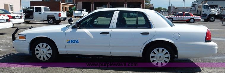 image for item J6424 2010 Ford Crown Victoria Police Interceptor