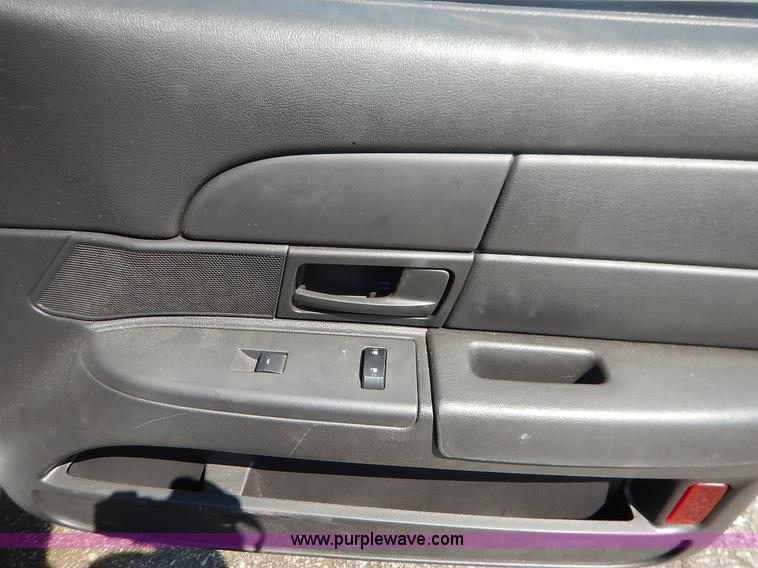 image for item J6424 2010 Ford Crown Victoria Police Interceptor