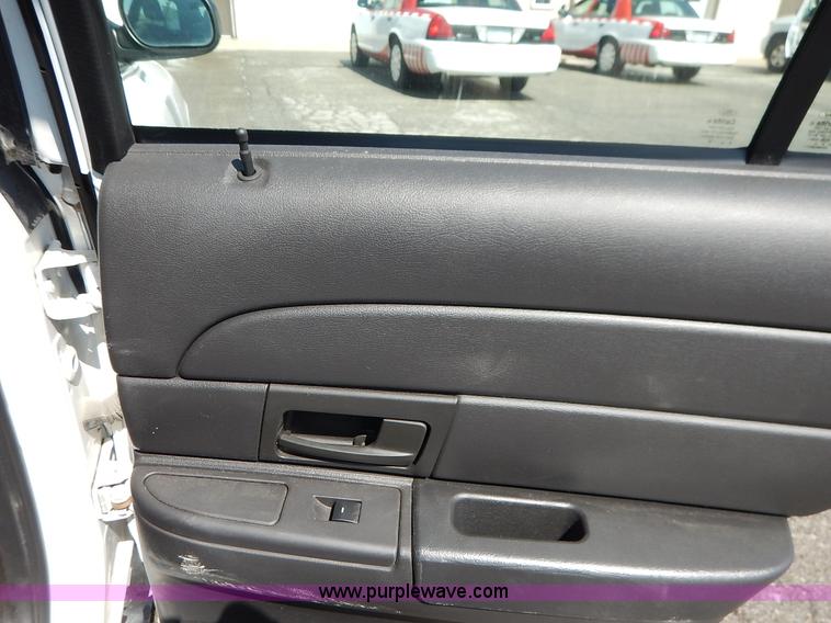 image for item J6424 2010 Ford Crown Victoria Police Interceptor