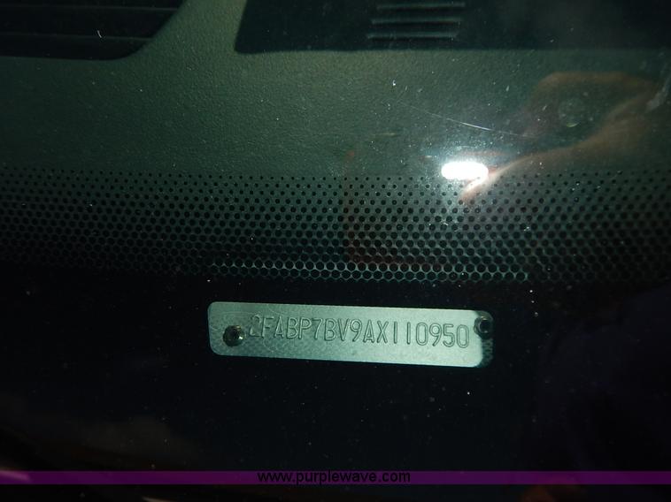 image for item J6424 2010 Ford Crown Victoria Police Interceptor