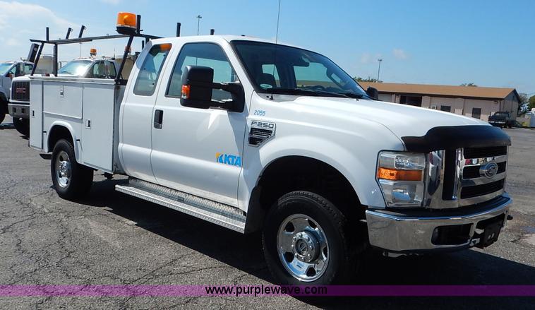 image for item J6425 2008 Ford F250 Super Duty XLT SuperCab utility truck