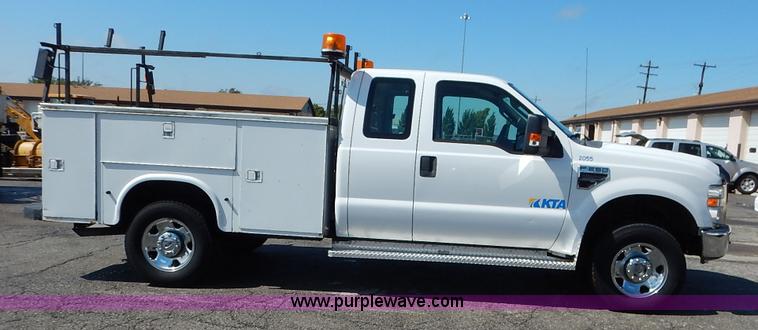 image for item J6425 2008 Ford F250 Super Duty XLT SuperCab utility truck