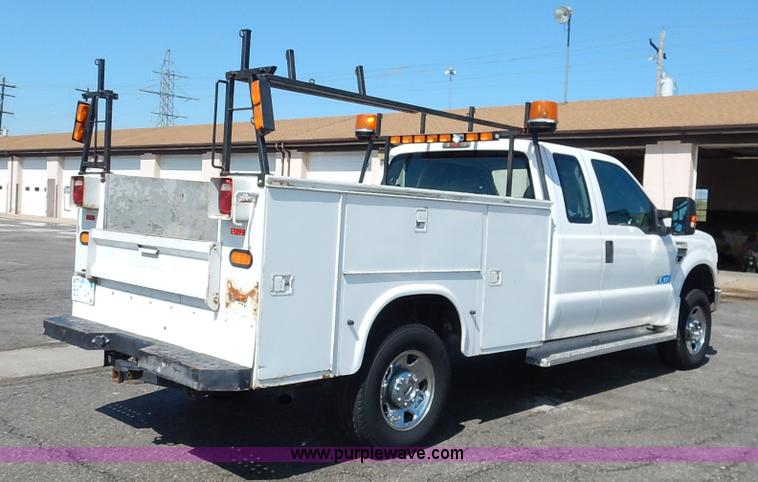image for item J6425 2008 Ford F250 Super Duty XLT SuperCab utility truck